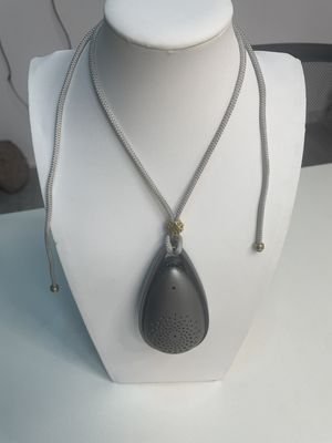 تجربه هوای پاک در حال حرکت: تصفیه کننده هوای قابل حمل و پوشیدنی با کابل شارژ USB